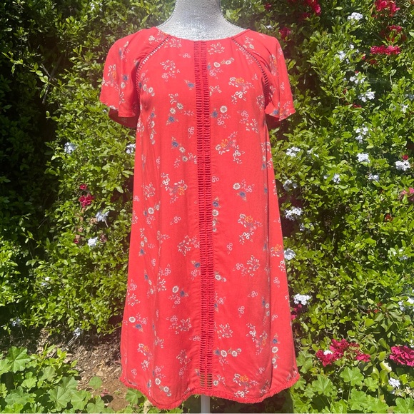 MODCLOTH whimsical wildflower short sleeve shift dress, floral - Picture 3 of 12